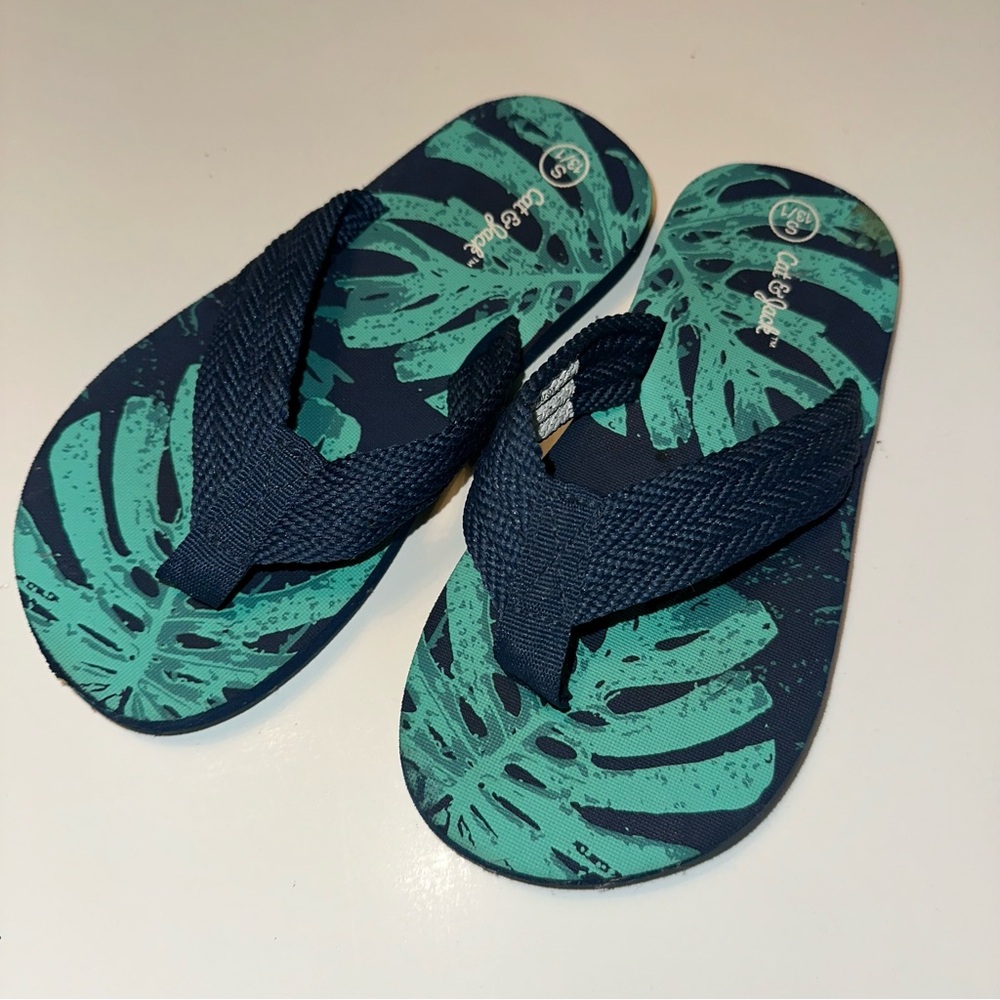 Cat & Jack boys flip flops